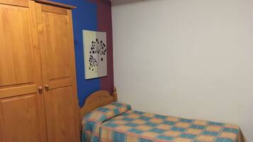 1 bedroom, free cots/infant beds, free WiFi, bed sheets