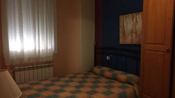 1 bedroom, free cots/infant beds, free WiFi, bed sheets