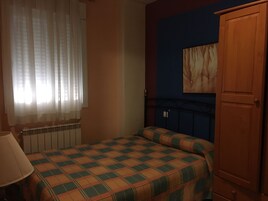 1 dormitorio, cunas gratuitas, wifi gratis y ropa de cama