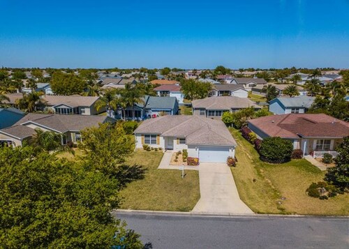 English Ivy Court 2600 by White Pelican VR