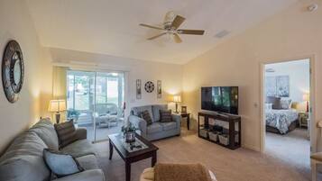 Rumah, 3 kamar tidur | Ruang keluarga | TV layar datar