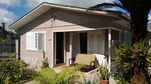 Pintu masuk properti