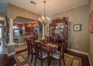 House, 3 Bedrooms | In-room dining