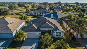 Unclassified image, 3 of 32, button - Haynesville Way 800 by White Pelican VR (The Villages)