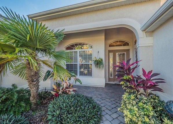 Property entrance - Haynesville Way 800 by White Pelican VR (The Villages)