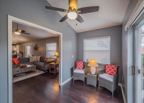 Rumah, 2 kamar tidur | Area keluarga | TV layar datar