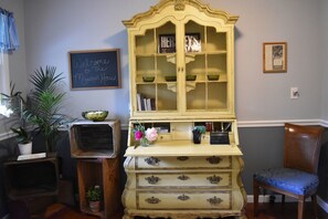 Interior detail - The Marshall House (Palmyra)