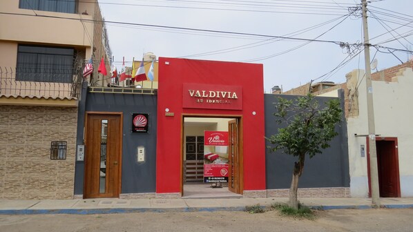 Fachada de la propiedad