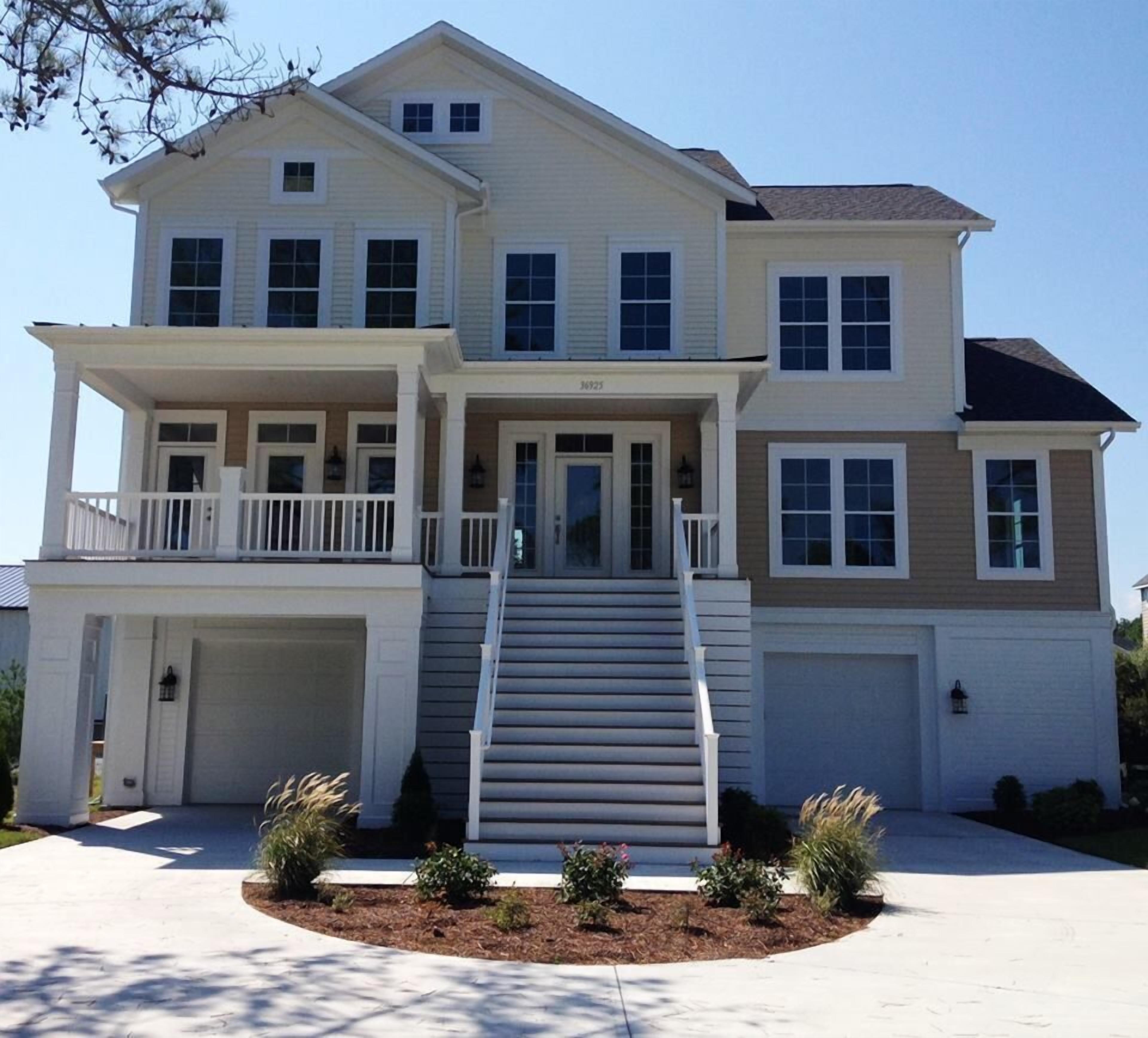 Beautiful Home in Luxurious Community. Offseason early arrival & late departure!