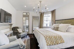 5 bedrooms, iron/ironing board, WiFi, bed sheets