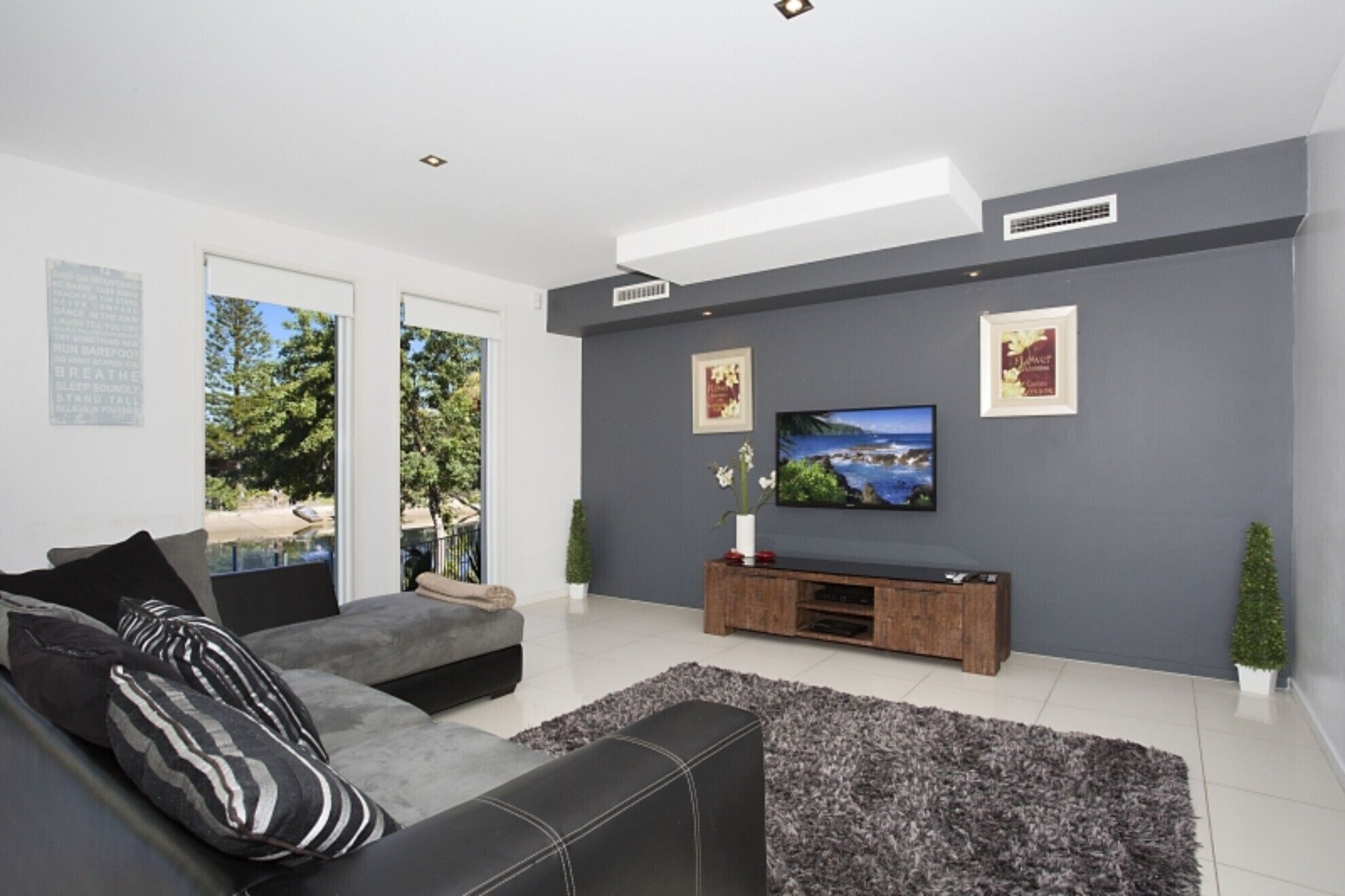 5⭐️ Family Luxury Waterfront home in Central Broadbeach — image 18