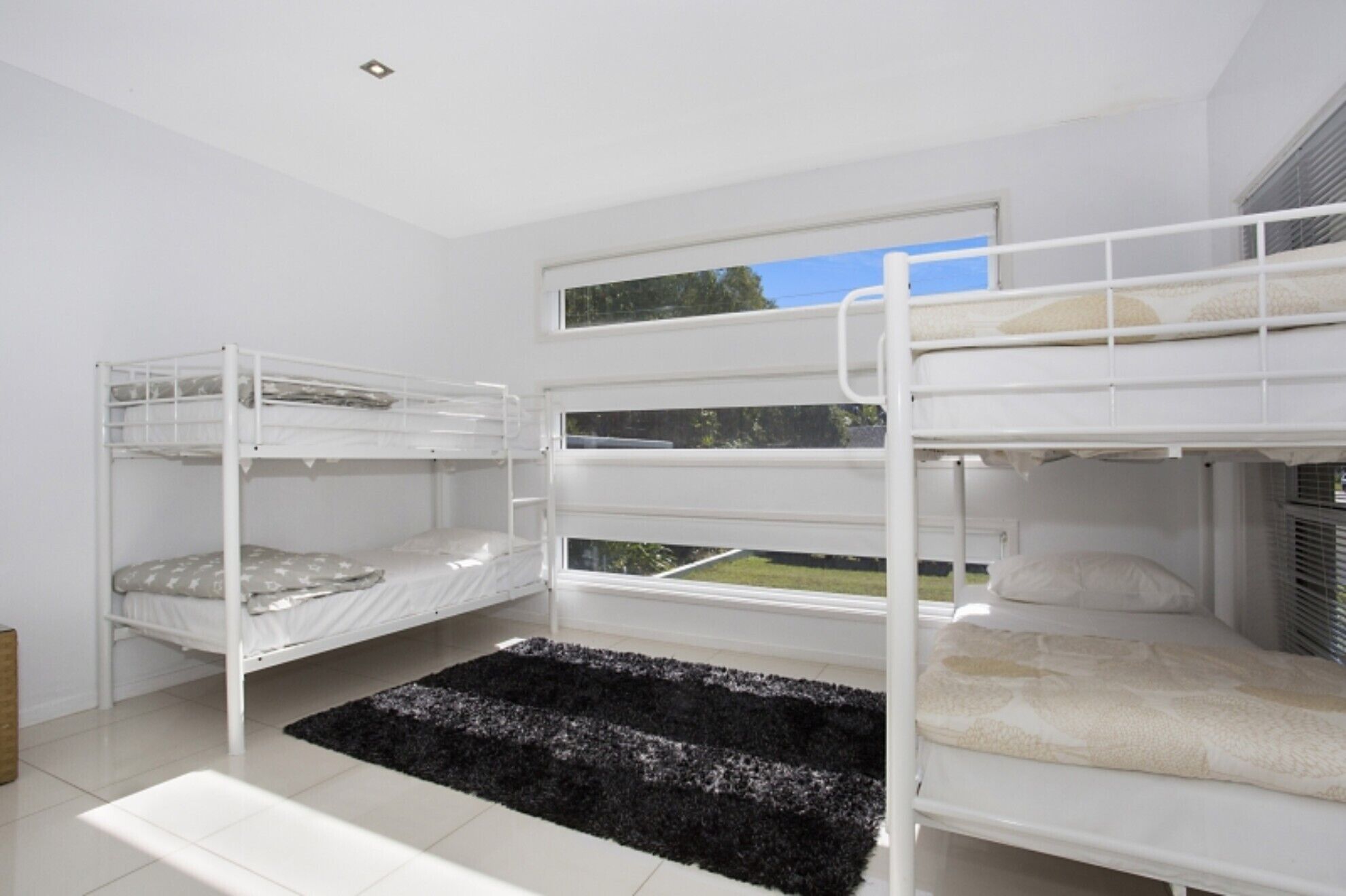 5⭐️ Family Luxury Waterfront home in Central Broadbeach — image 14