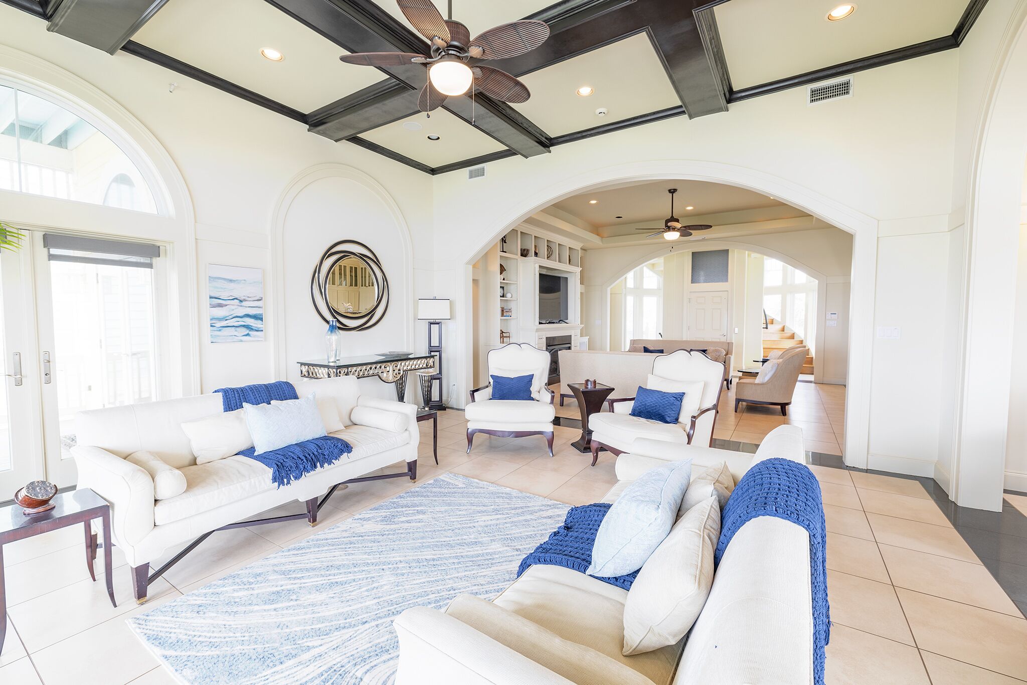 East Island Villa - Beachfront Luxury Home in Beachtown!