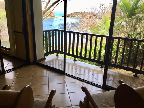 Spectacular Ocean View, beachfront with 3 swimming pools, snorkel gear included