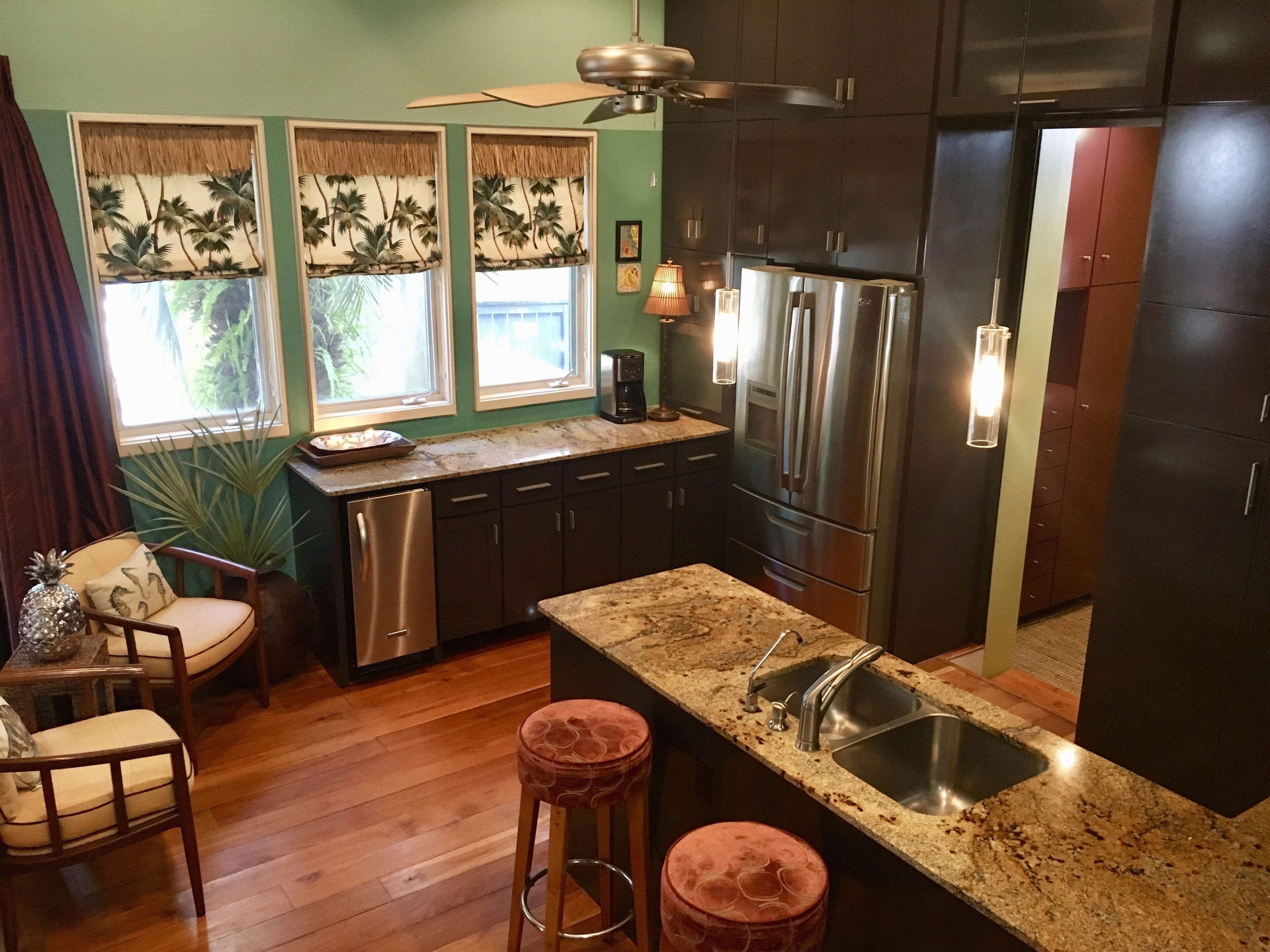 ☀️5 min to Beach☀️FUN Rosemary Thyme!☀️Bikes, Beach Chairs, Gear, Toys, Grill!☀️