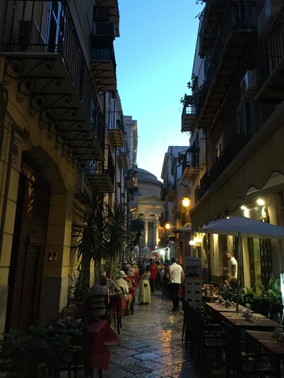 In the city center, a few steps from Massimo by lake design