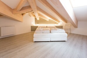 2 soverom, strykejern/-brett, reiseseng for barn og wi-fi (inkludert)