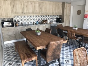 Restaurant - Royal Beach Hostel & Suites (Praia da Vitoria)