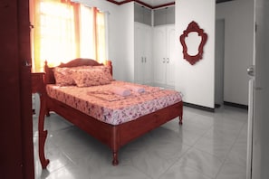 Desk, free WiFi, bed sheets