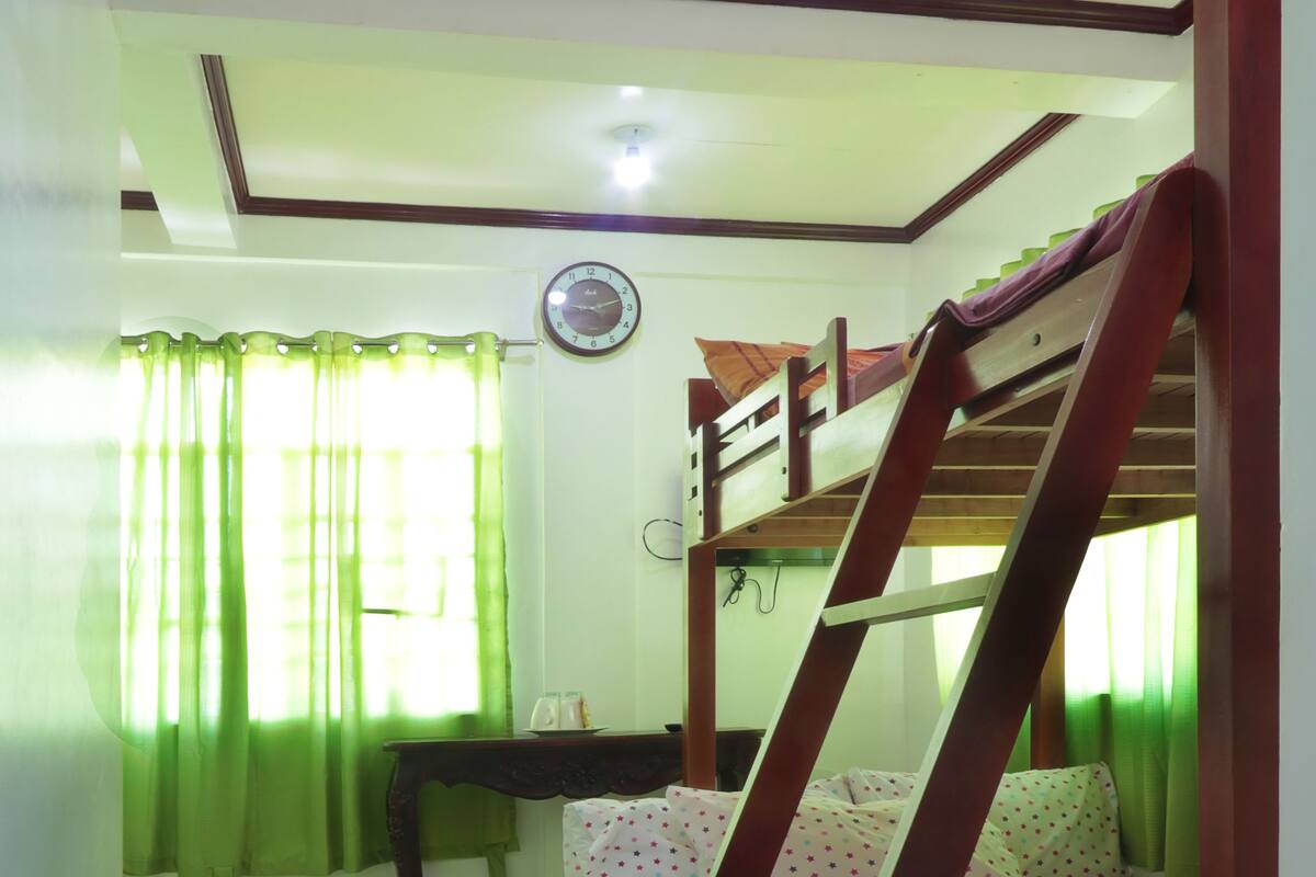 Desk, free WiFi, bed sheets