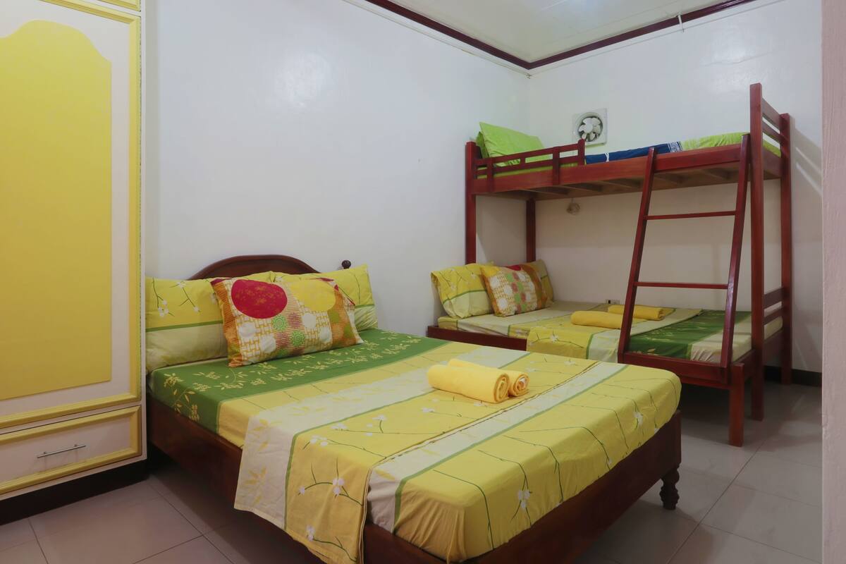 Desk, free WiFi, bed sheets