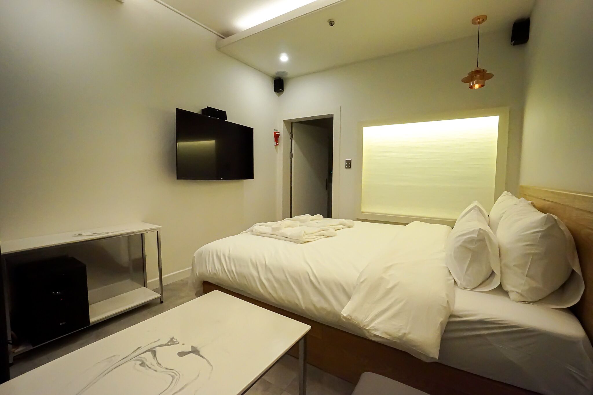 standard double room | down duvets, free wifi, bed sheets