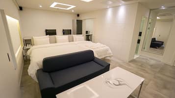 Grand Twin Room | Down comforters, free WiFi, bed sheets