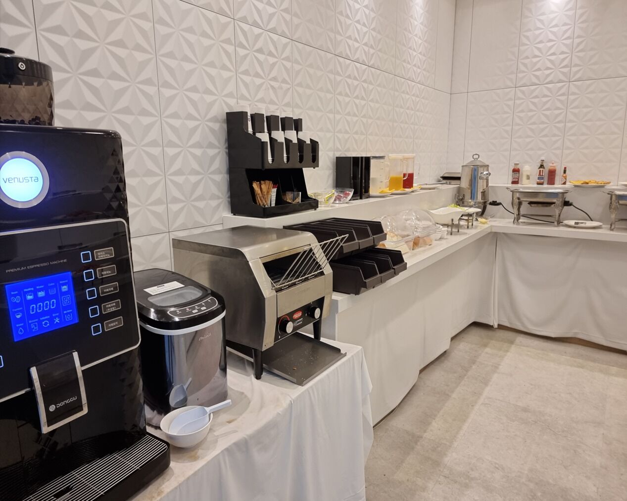 daily buffet breakfast (krw 10000 per person)