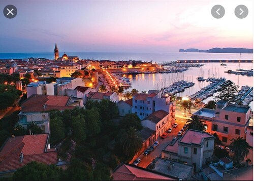 ClickSardegna centro storico con terrazza sulla piazza centrale, AC/WiFi