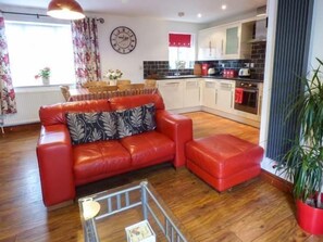 Open plan kitchen/lounge