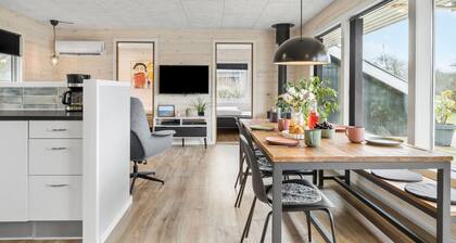 Nice home in Vestervig with WiFi