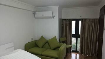 Apartment | Hochwertige Bettwaren, Verdunkelungsvorhänge, Zustellbetten