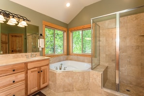 Combined shower/tub, jetted tub, hair dryer, towels