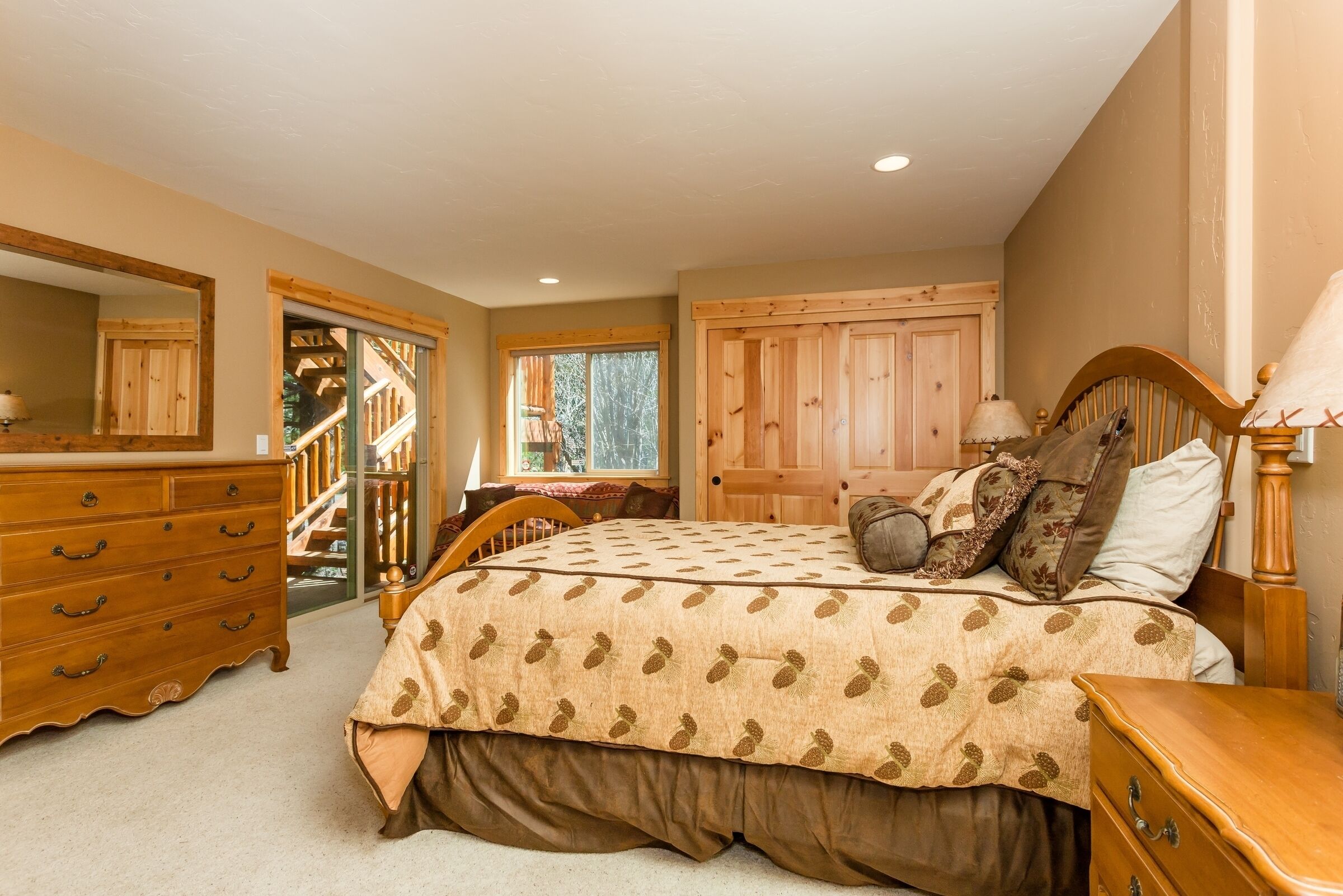 Stunning Tahoe Donner home on quiet street, 5 minutes to hiking, biking and horseback riding