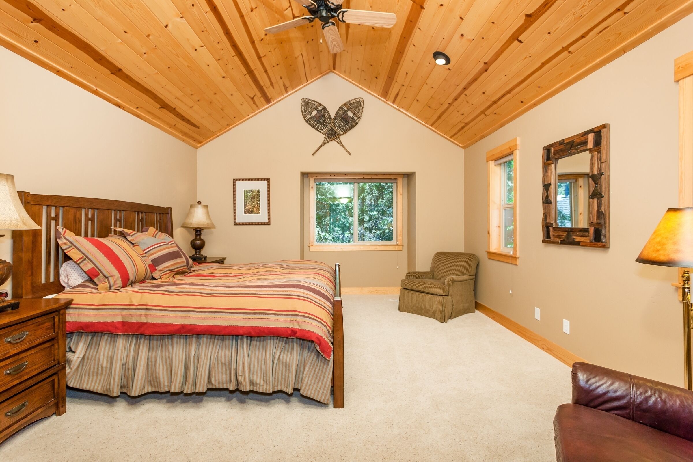 Stunning Tahoe Donner home on quiet street, 5 minutes to hiking, biking and horseback riding