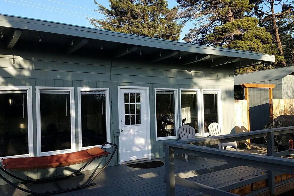 Seal Rock Perch Getaway