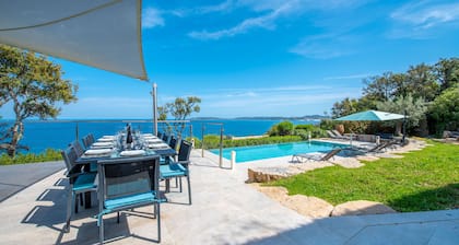VILLA CON VISTA EXCEPCIONAL - GOLFO DE ST TROPEZ, 200 M A PIE DE LA PLAYA