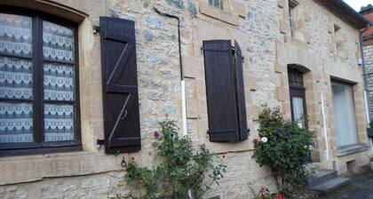Studio 35 m2 avec vue sur canal ancien moulin proche centre rue de la gare