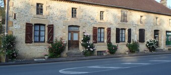 Studio 35 m2 with view of the old mill canal near downtown rue de la gare