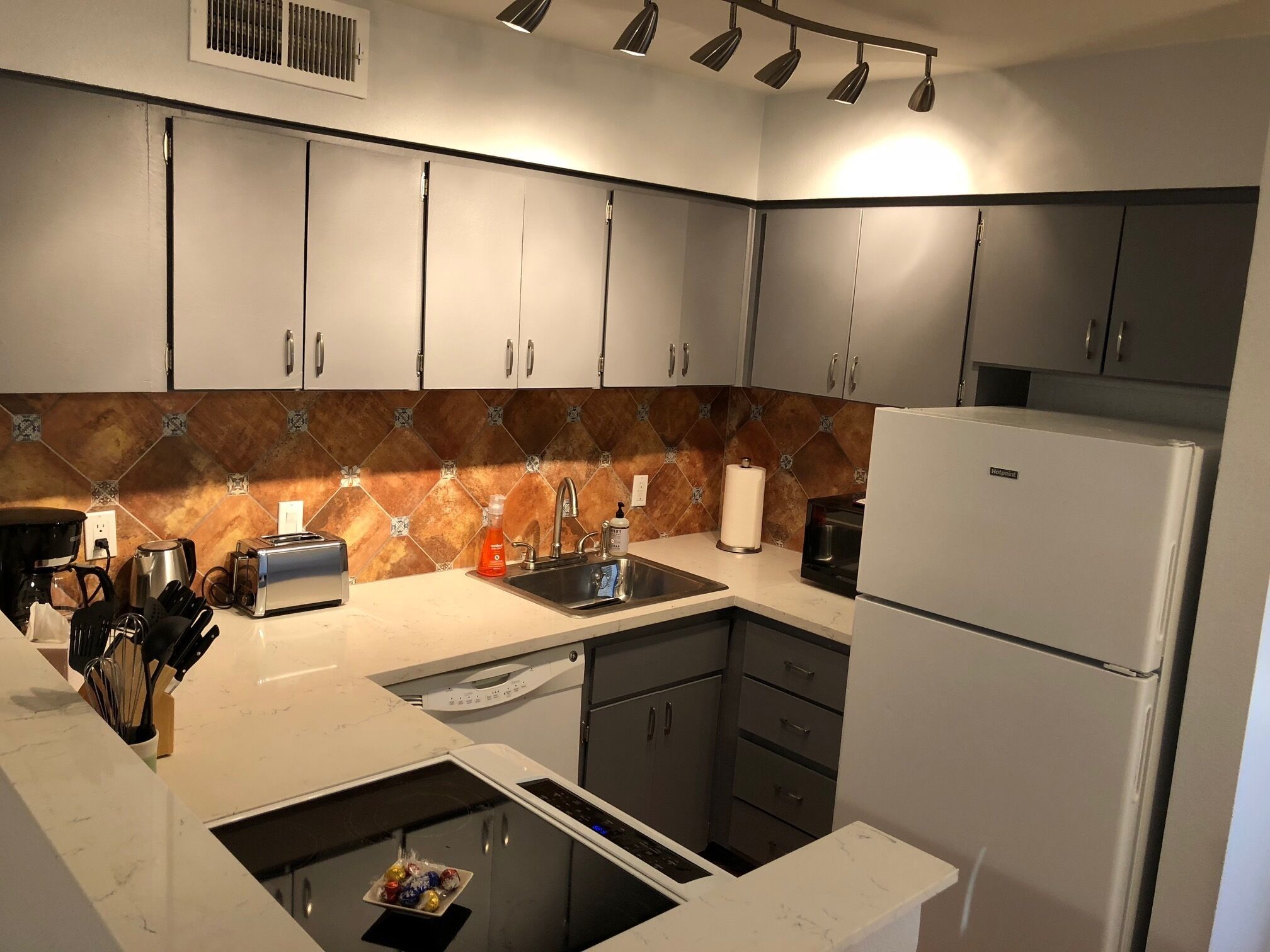 Beautiful 2 bedroom 1 bed apartment in Arcadia