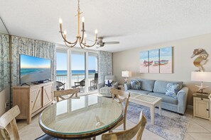 Een smart-tv en een dvd-speler