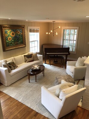 TV, fireplace, video games, DVD player