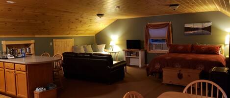 Travel cot, free WiFi, bed sheets