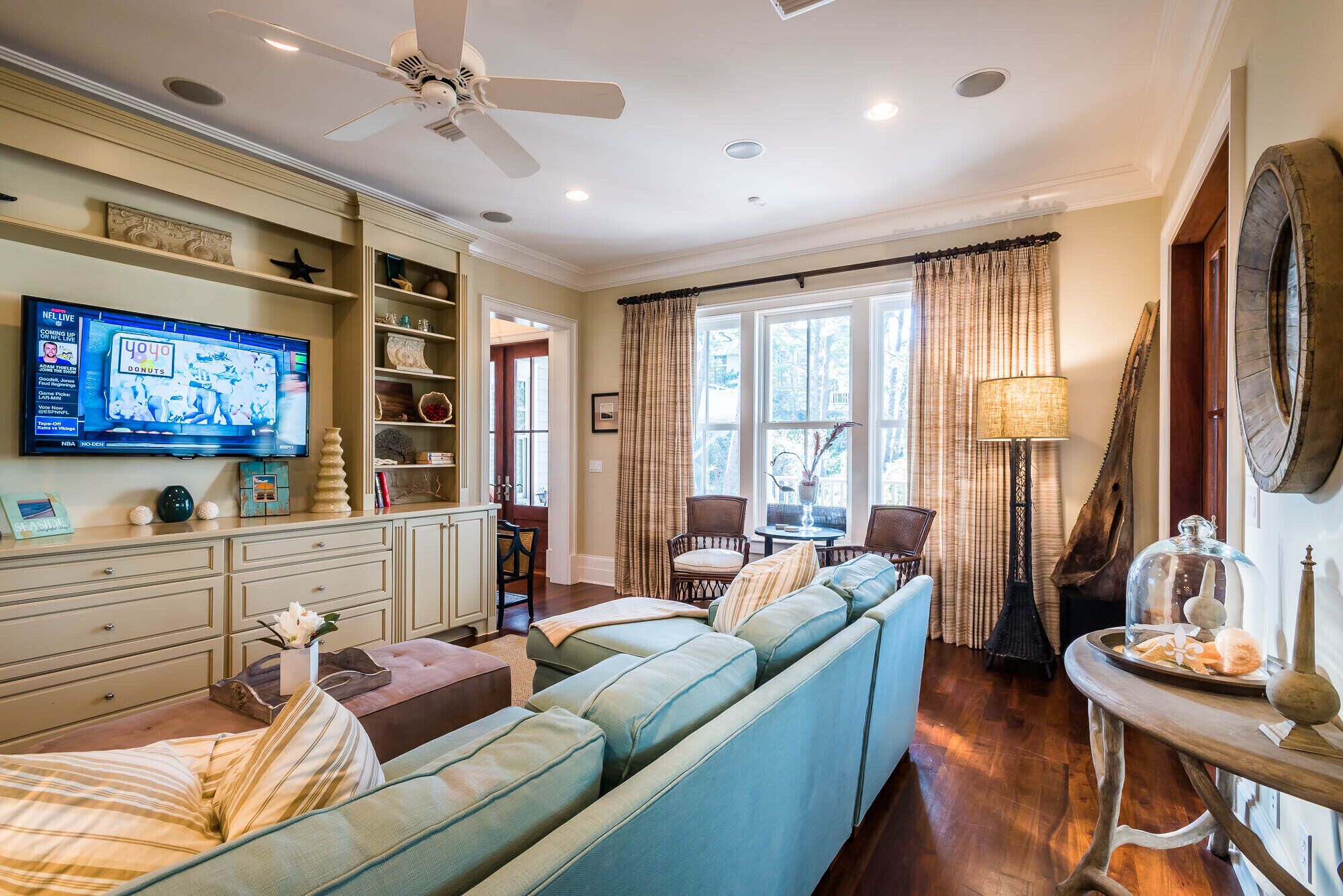 Cottage District, Rooftop Deck, Lake Views, Carriage House!