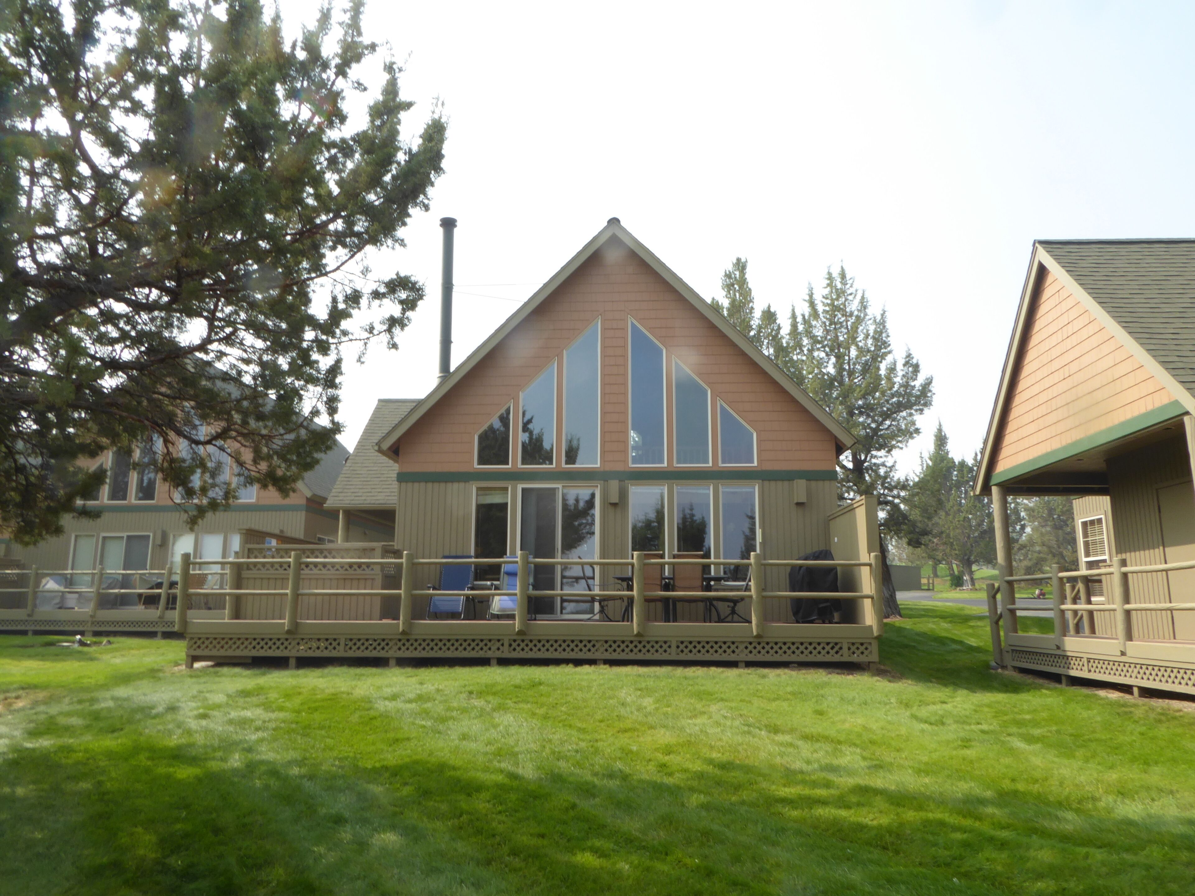 Beautiful Updated Chalet on 17th Green with Views and Private Hot Tub!