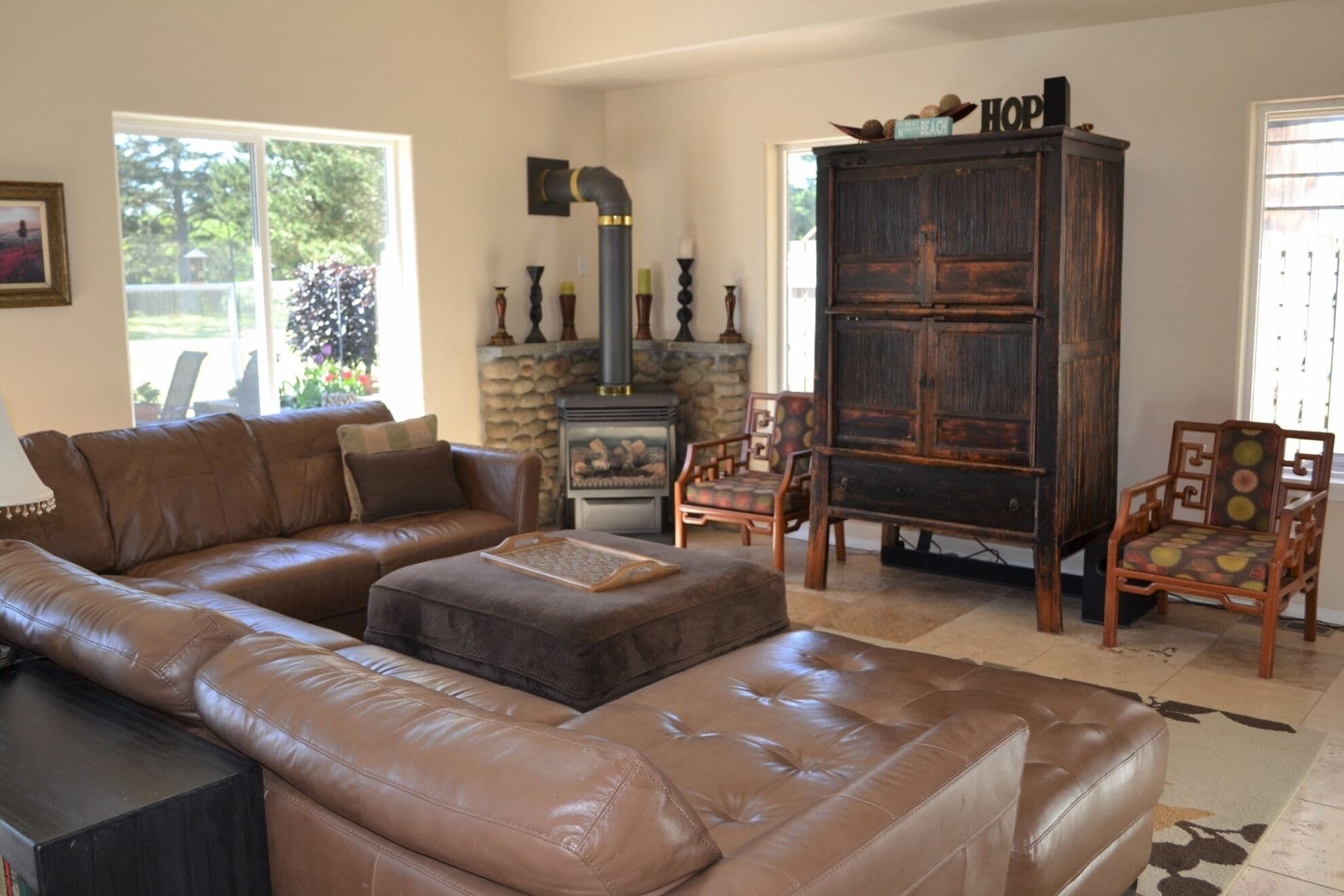 South Seaside -Tastefully decorated 3 bedroom 2 1/2 bath home, on golf course.