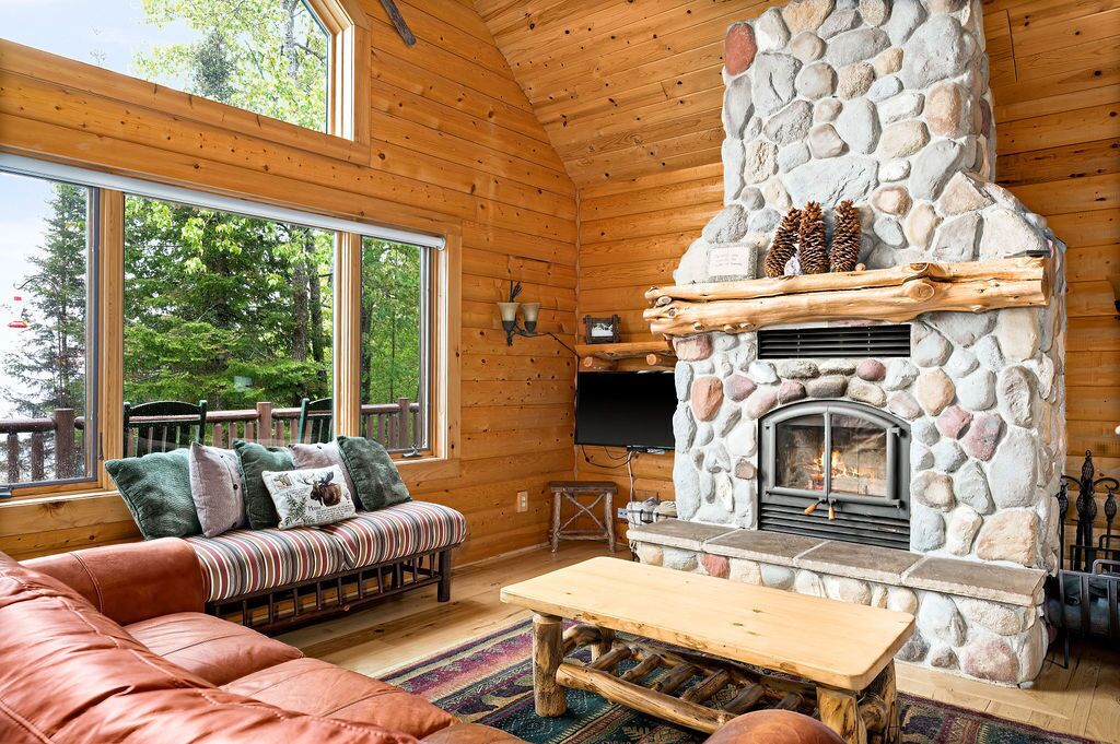 Northwoods Luxury on Private Black Sand Beach