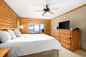 3 Schlafzimmer, Schreibtisch, Bügeleisen/Bügelbrett, Reisekinderbett