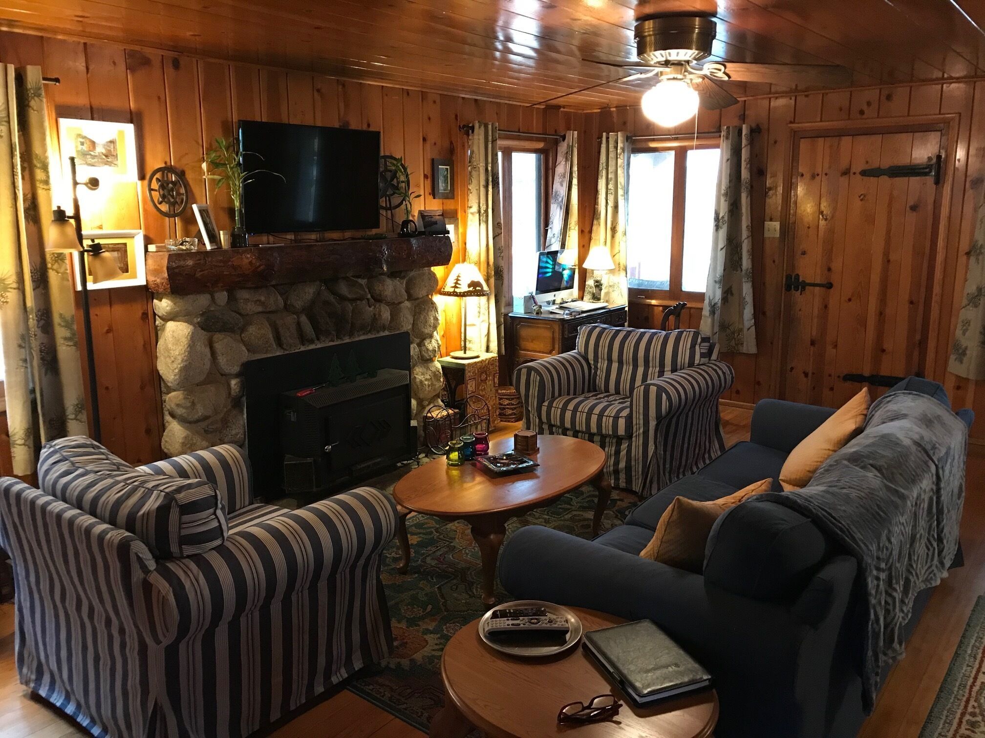 Mountain Cabin - Old Idyllwild Charm! Dog friendly.