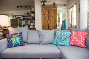 Een smart-tv en een dvd-speler